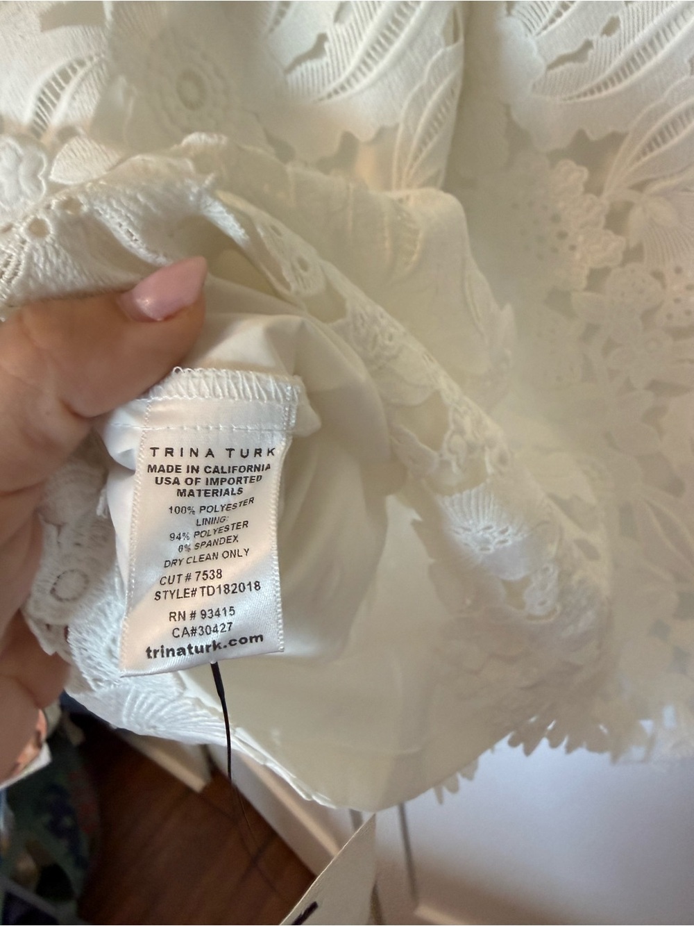 Trina Turk White Lace Mini Sheath size 12 - Picture 6 of 6